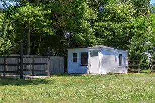 2 North St, Manorville, NY 11949 - Photo 17