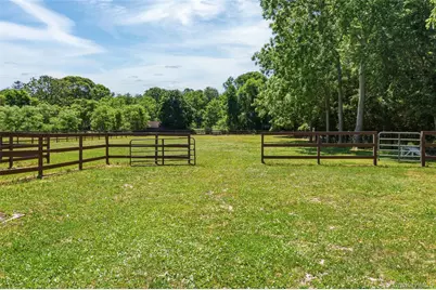 2 North Street, Manorville, NY 11949 - Photo 15