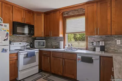 2 North Street, Manorville, NY 11949 - Photo 23