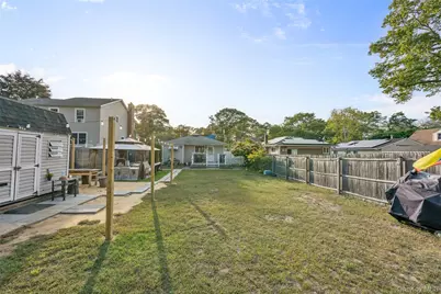 87 Biltmore Drive, Mastic Beach, NY 11951 - Photo 19