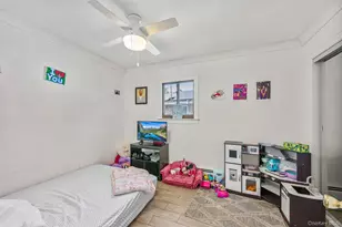 87 Biltmore Dr, Mastic Beach, NY 11951 - Photo 9