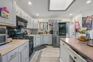 87 Biltmore Dr, Mastic Beach, NY 11951 - Photo 7