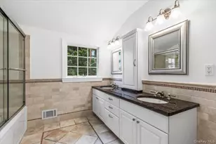 22 Potters Ln, New Rochelle, NY 10805 - Photo 17