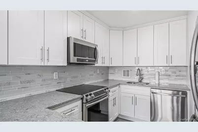 166-10 Powells Cove Boulevard #6C, Whitestone, NY 11357 - Photo 11