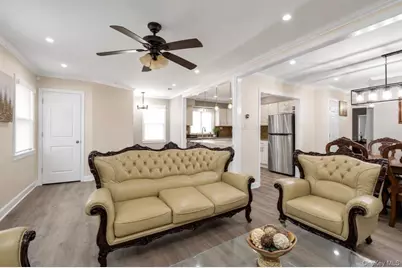15535 Huron Street, Howard Beach, NY 11414 - Photo 17