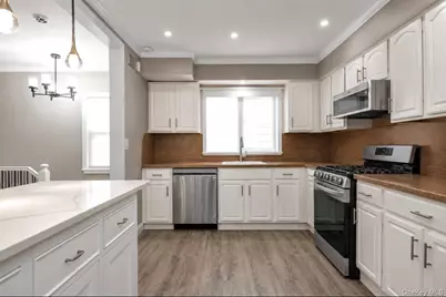 15535 Huron Street, Howard Beach, NY 11414 - Photo 19