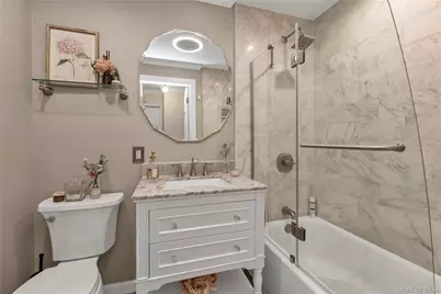 15535 Huron Street, Howard Beach, NY 11414 - Photo 9