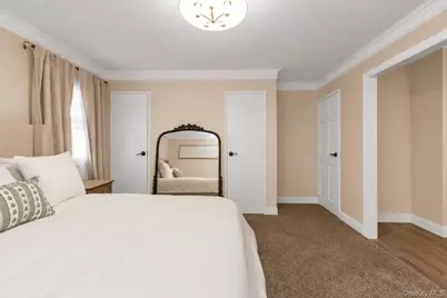 15535 Huron Street, Howard Beach, NY 11414 - Photo 11