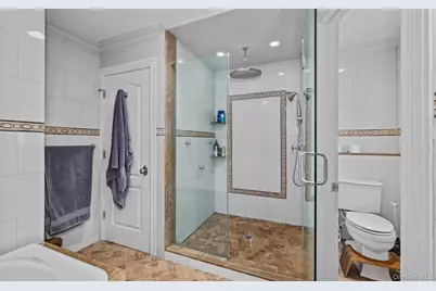 25 Bay Driveway, Manhasset, NY 11030 - Photo 19