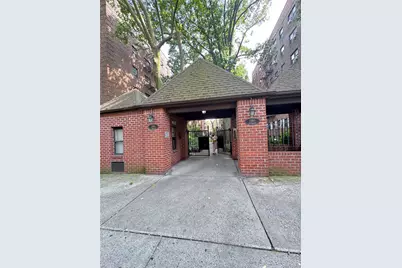 118-60 Metropolitan Avenue #1J, Kew Gardens, NY 11415 - Photo 1