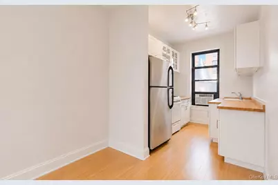 4-6 W 105th Street #6A, New York, NY 10025 - Photo 17