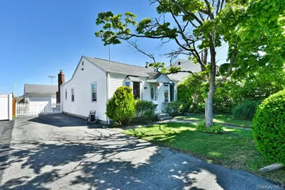 11 Glenda Drive, West Babylon, NY 11704 - Photo 3