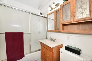 11 Glenda Dr, West Babylon, NY 11704 - Photo 21