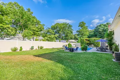 111 Brunswick Road, Ronkonkoma, NY 11779 - Photo 41