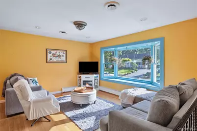 111 Brunswick Road, Ronkonkoma, NY 11779 - Photo 9