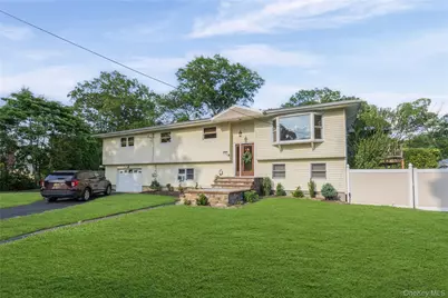 111 Brunswick Road, Ronkonkoma, NY 11779 - Photo 3
