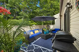 937 Skyline Dr, Coram, NY 11727 - Photo 3