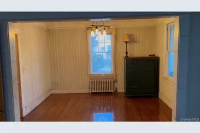 70 Staples Street, Farmingdale, NY 11735 - Photo 5