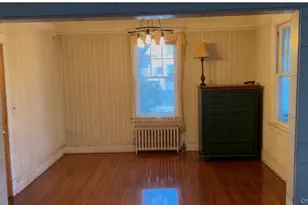 70 Staples St, Farmingdale, NY 11735 - Photo 5