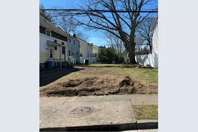 70 Staples Street, Farmingdale, NY 11735 - Photo 33