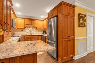 1125 Savoy Dr, Melville, NY 11747 - Photo 9