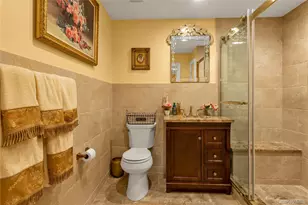 1125 Savoy Dr, Melville, NY 11747 - Photo 13