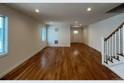 54 Ashwood Road #B, Port Washington, NY 11050 - Photo 3