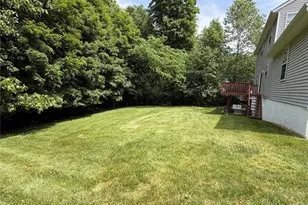 44 Ramblewood Dr, Newburgh, NY 12550 - Photo 3