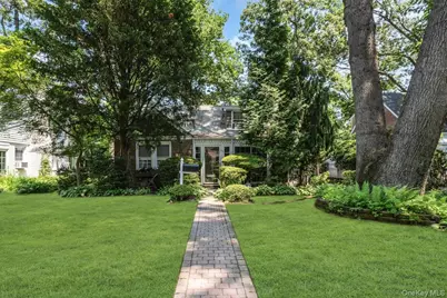 110 Connecticut Avenue, Freeport, NY 11520 - Photo 1