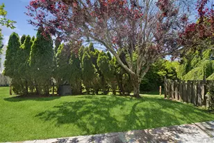 621 Spring Lake Dr, Middle Island, NY 11953 - Photo 33