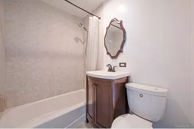 25 E Seacrest Avenue, Lindenhurst, NY 11757 - Photo 37