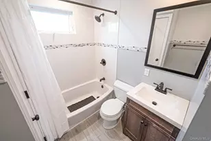 25 E Seacrest Ave, Lindenhurst, NY 11757 - Photo 31