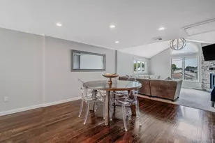 25 E Seacrest Ave, Lindenhurst, NY 11757 - Photo 23