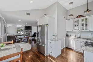25 E Seacrest Ave, Lindenhurst, NY 11757 - Photo 27