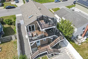 25 E Seacrest Ave, Lindenhurst, NY 11757 - Photo 3
