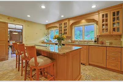 72 Brookfield Road, Mount Vernon, NY 10552 - Photo 11