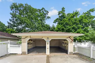 76 Burlington Blvd, Smithtown, NY 11787 - Photo 15