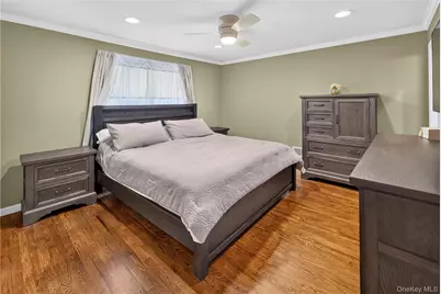 76 Burlington Boulevard, Smithtown, NY 11787 - Photo 5