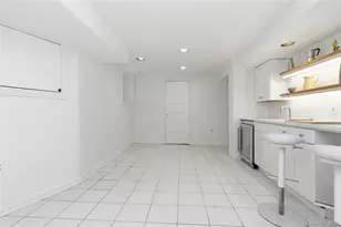 82 Quinby Ave, White Plains, NY 10606 - Photo 23