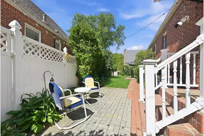 656 5th Avenue, New Hyde Park, NY 11040 - Photo 23