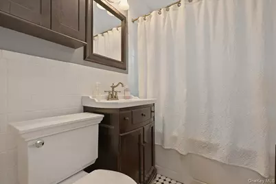 656 5th Avenue, New Hyde Park, NY 11040 - Photo 15