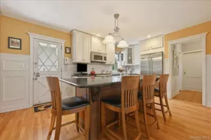 656 5th Ave, New Hyde Park, NY 11040 - Photo 9
