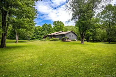 202 S Quaker Lane, Hyde Park, NY 12538 - Photo 29