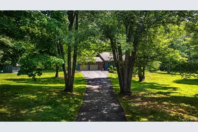202 S Quaker Lane, Hyde Park, NY 12538 - Photo 3
