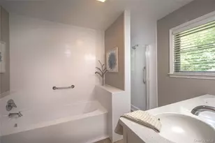 202 S Quaker Ln, Hyde Park, NY 12538 - Photo 15