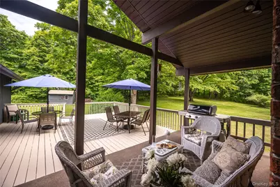 202 S Quaker Lane, Hyde Park, NY 12538 - Photo 13