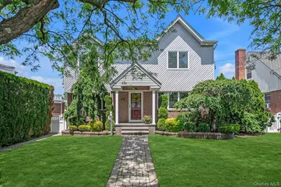 121 Strattford Road, New Hyde Park, NY 11040 - Photo 1