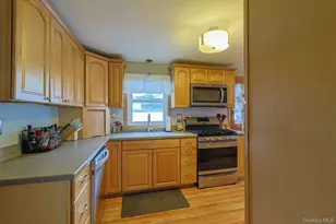 21 Continental Dr, New Windsor, NY 12553 - Photo 11