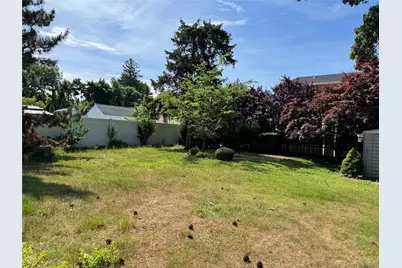 2350 Marlboro Street, East Meadow, NY 11554 - Photo 5