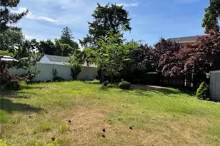 2350 Marlboro St, East Meadow, NY 11554 - Photo 5